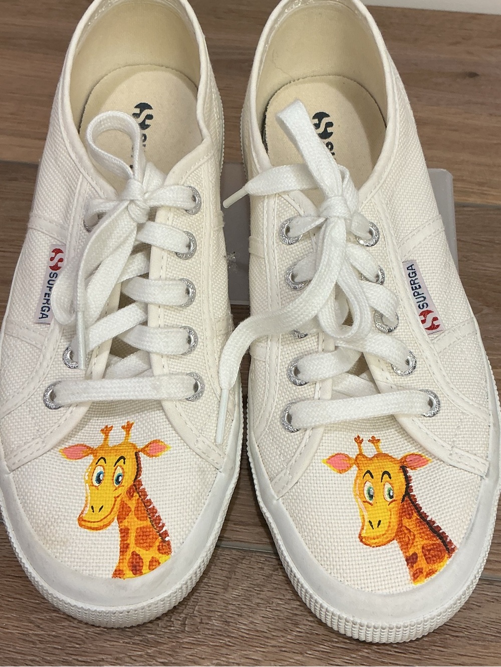 Superga Womens white Canvas Sneakers with Hand painted Giraffe, size 7.5